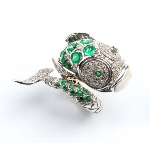 Gold fish-shaped ring with diamonds and emeralds