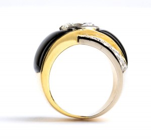 Gold enamel diamond ring