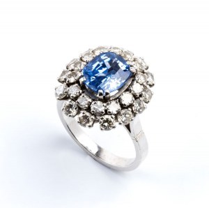 Ceylon sapphire diamond gold ring
