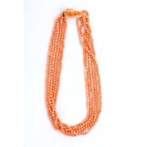 Pink shell and necklace with gold clasp
