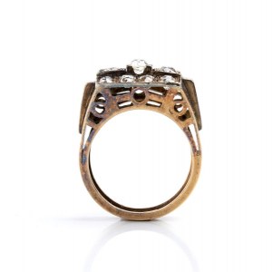 Gold diamonds band ring