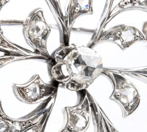 Gold diamonds brooch