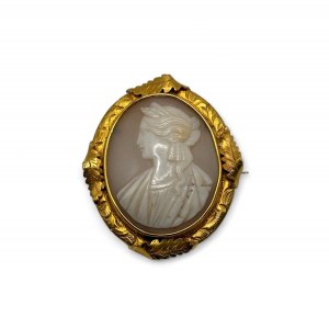 Shell cameo gold brooch