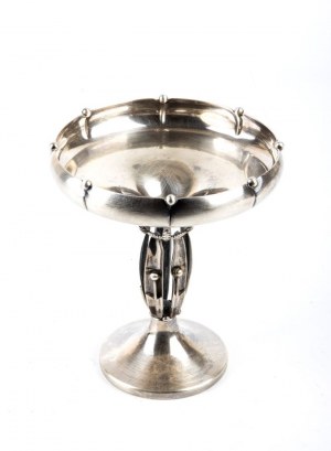 American silver stand