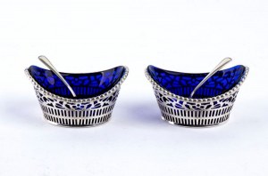 Pair of italian salt shakers in silver