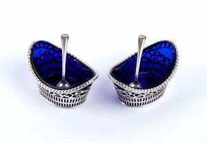 Pair of italian salt shakers in silver