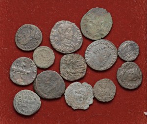 Roman coins Empire - Lots of thirteen Roman coins as pictured. ...