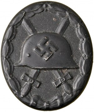 Fascist medals - Oval copper pin from the Nazi period. Helmet s...