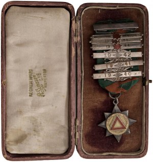 Masonic decorations and objects - MASSONRY. Star decoration with ribbon...