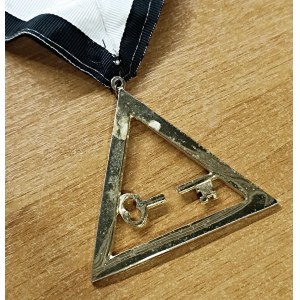 Masonic decorations and objects - MASSONERIA. Collare massonico ricamato a mano...