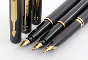 Pens - PARKER -Batch of 3 Fountain Pens- Bodies...