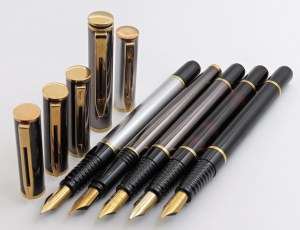 Pens - WATERMAN -Batch of 5 Fountain Pens- Cor...