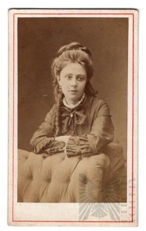 19th century, 1870-1880. - Portrait Photograph of a Young Woman; Photographer Unknown