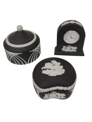 Wedgwood black porcelain and accessories set