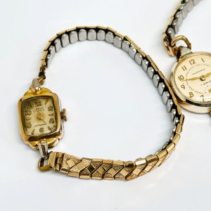 Set of 4 women's watches