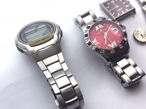 Set of 4 watches and 2 mechanisms