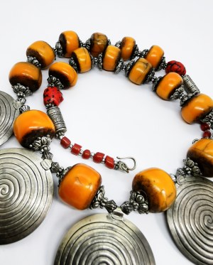 Ethno jasper and howlite necklace