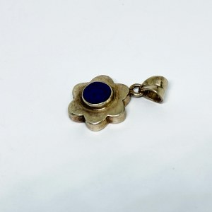 Silver pendant in the form of a flower with Lapis Lazuli