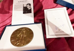 Igor Mitoraj (1944 - 2014), Medal Articulations, 1983-1984
