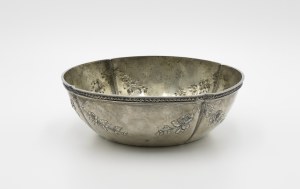 Bowl decorated with sprigs of flowers