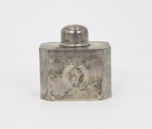 Tea drying container with an engraved monogram 