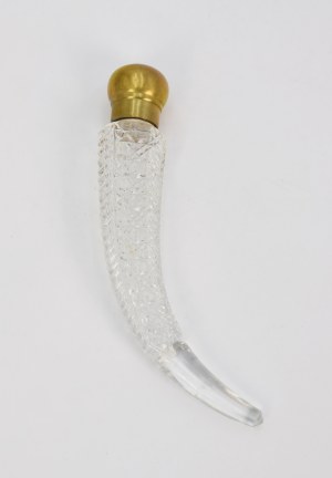 A canine-shaped perfume flacon