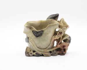 Bouquetier with aquatic flora and fauna theme