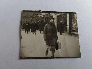 PHOTO OF LIONS, WOMAN, PRE-WAR 1931