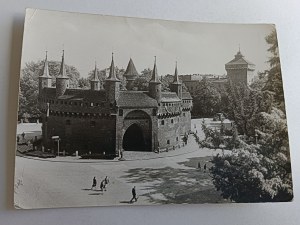 POHLEDNICE PRL KRAKOW BARBAKAN A FLORIAŃSKA BRÁNA