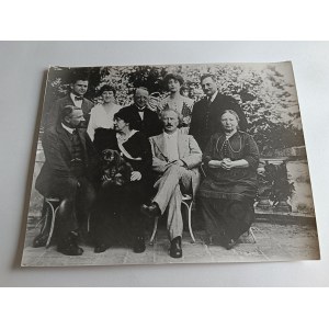 ZDJĘCIE REPRODUKCJA, GRUPA OSÓB, PIECZĄTKA STANISŁAW CHMIEL MAGISTER SZTUKI, KRAKÓW