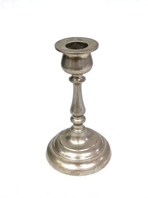Classic candle holder