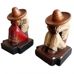 A pair of Sombrero Siesta bookends / bookends.