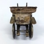Srebrna replika pierwszego modelu Fiata 4 HP