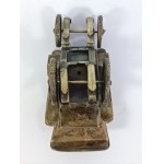 Srebrna replika pierwszego modelu Fiata 4 HP