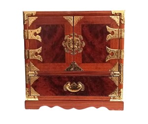Wooden jewelry box