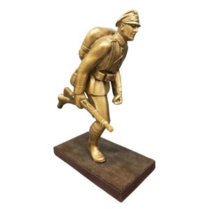Figurine of a legionnaire from the interwar period of the 20th century