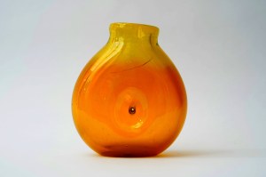 Glass navel vase