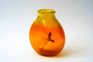 Glass navel vase