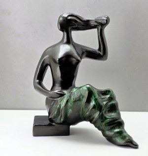 Ceramic figure of a woman - designed by Jtka Forejtova - Keramo Kostelec 1960s.