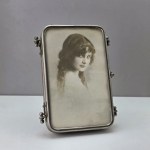 Kryształowe lusterko podróżne , barberskie tzw. Trifold z łańcuszkiem i stojakiem - Czechosłowacja lata 30-te