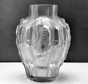 A magnificent Ingrid glass vase in art déco style by Artur Plewa 1930s.