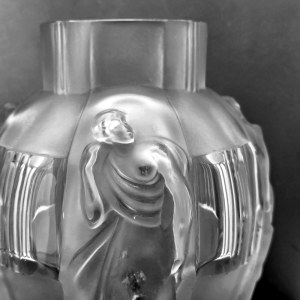 A magnificent Ingrid glass vase in art déco style by Artur Plewa 1930s.