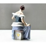 Royal Dux - Porcelanowa figurka Dama z lusterkiem - Czechosłowacja - lata 60-te