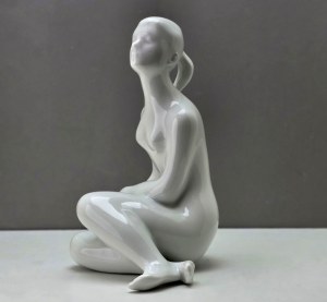 Royal Dux porcelain figurine , designed by Jiri Cernoch - Czechoslovakia 1960s