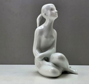 Royal Dux porcelain figurine , designed by Jiri Cernoch - Czechoslovakia 1960s