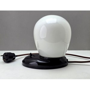 Bakelitowa lampka nocna w stylu Bauhaus lata 50-te