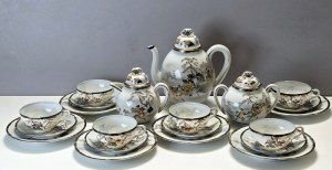 Collectible Satsuma coffee service with motif of fighting Samurai- Japan late 19th/early 20th century