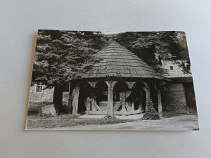 PHOTO OLD HOUSE WELL