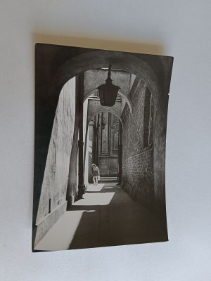 POSTCARD PRL WARSAW BACKSTREET UL ŚWIĘTOJAŃSKA PIWNA