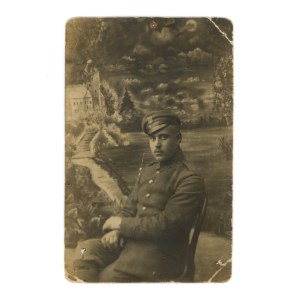 Soldier with eagle on his cap, 1919. (242)